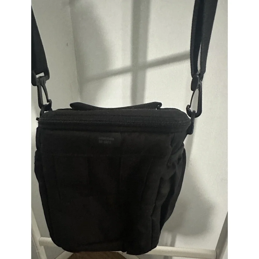 Lowepro Adventura-SH 140 ll Camera Case 2side pouches and shoulder strap, NWT